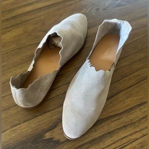 Franco Sarto Women's Scalloped Suede Flats - Taupe